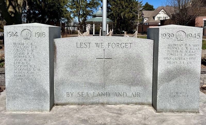 Newcastle Cenotaph. Click for full size. Newcastle Cenotaph image. Click for full size.