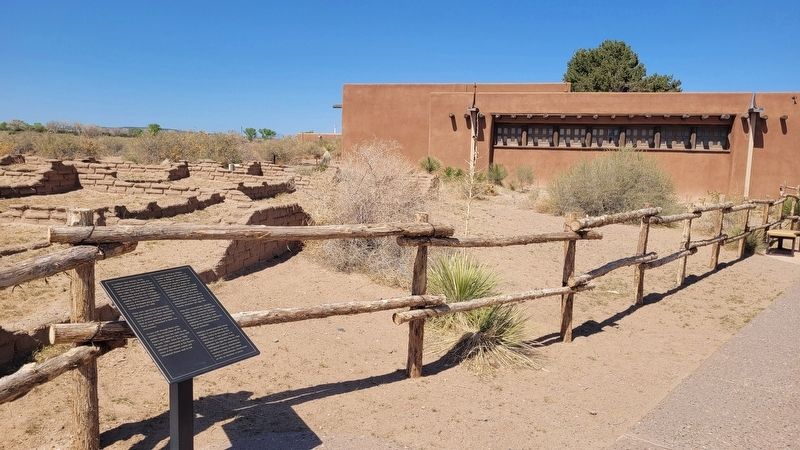 The view of the Kuaua Marker along the trail image. Click for full size.