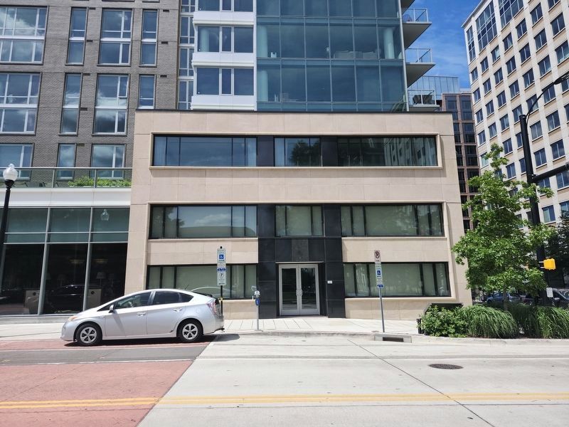 The Investment Building image. Click for full size.