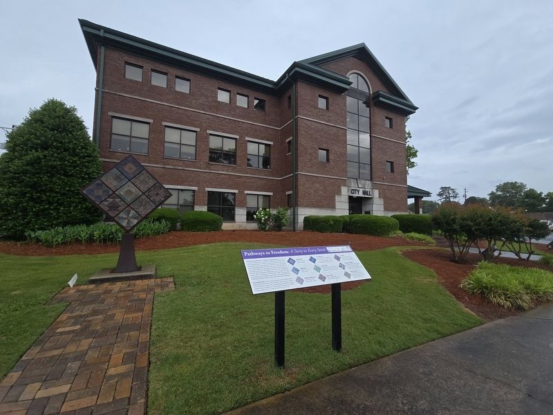 Pathways to Freedom: A Story in Every Stitch Marker & sculpture in front of Cartersville City Hall image. Click for full size.