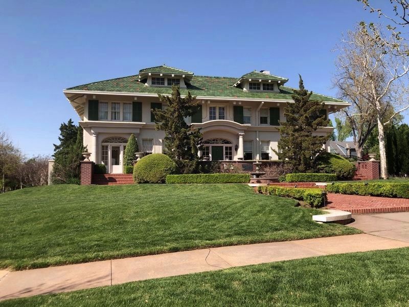 Caldwell-Walton House (front view). Click for full size. Caldwell-Walton House (front view) image. Click for full size.