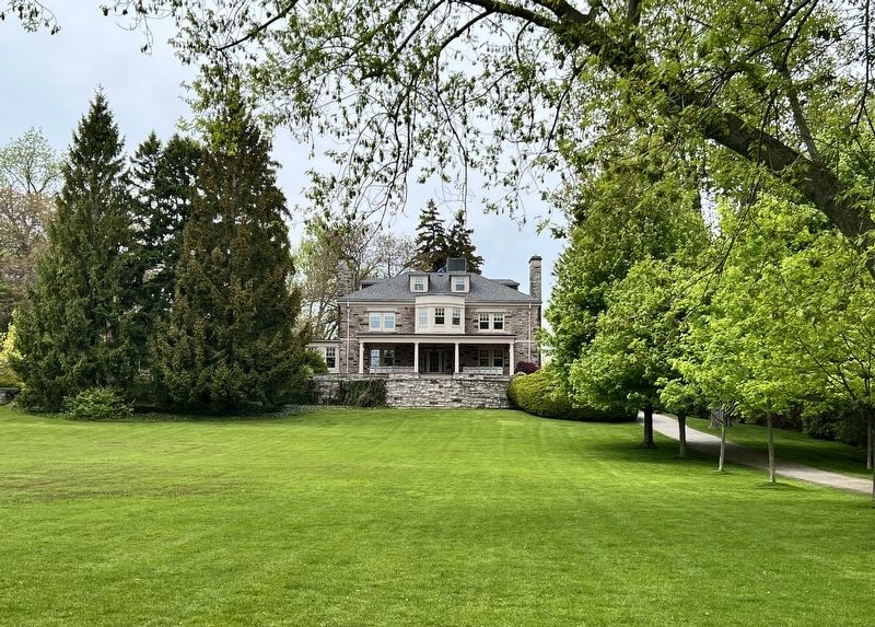 Paletta Mansion from the lakeshore image. Click for full size.
