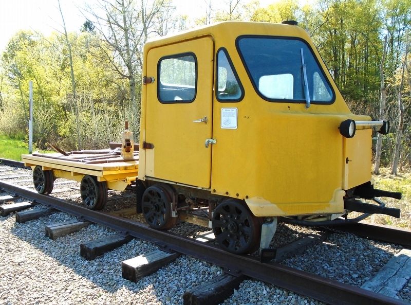 Motor Car and Marker image. Click for full size.
