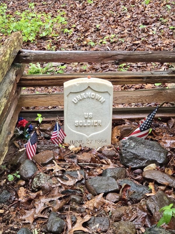 Gravesite of An Unknown Soldier image. Click for full size.