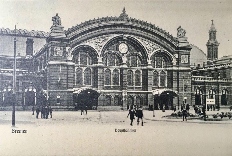 Hauptbahnhof / Main Railway Station image. Click for full size.