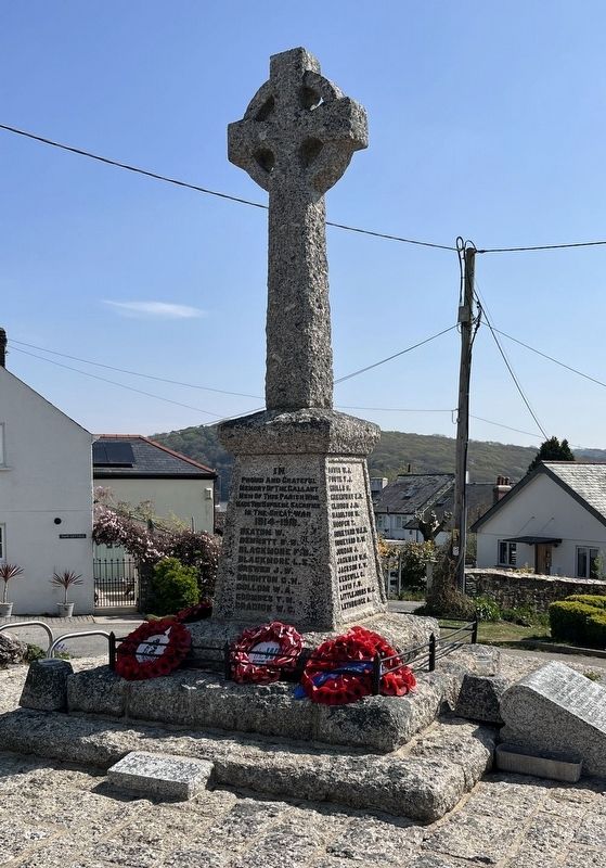 Bere Ferrers War Memorial. Click for full size. Bere Ferrers War Memorial image. Click for full size.