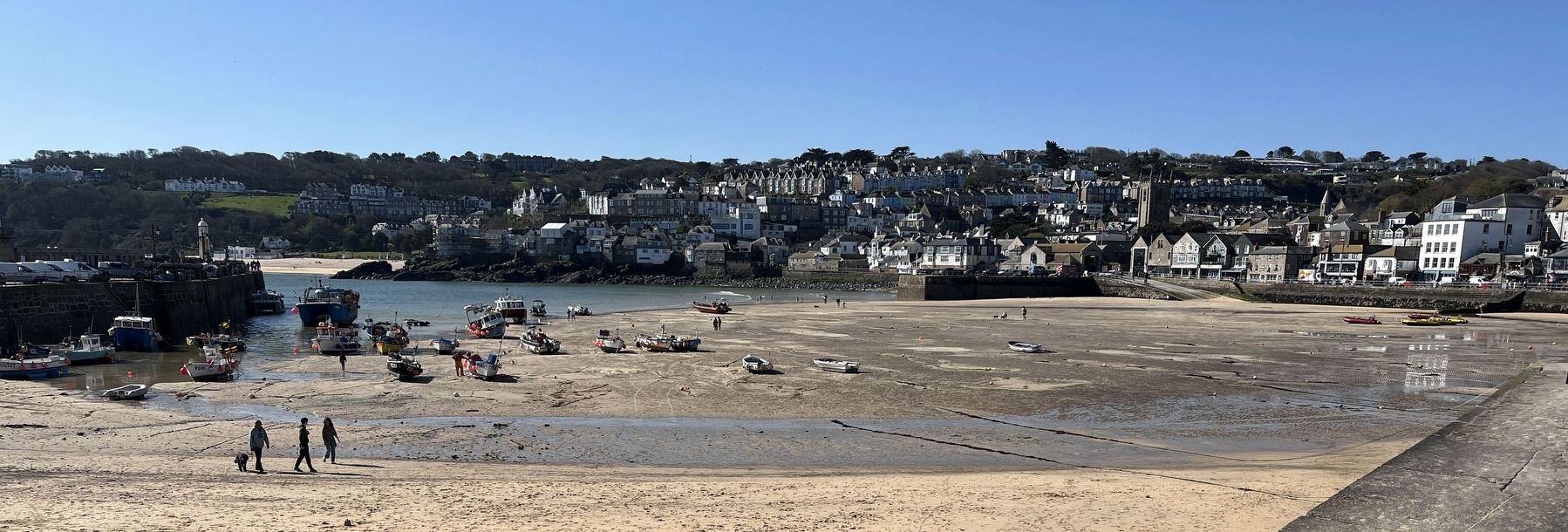 St Ives harbor at low tide. Click for full size. St Ives harbor at low tide image. Click for full size.