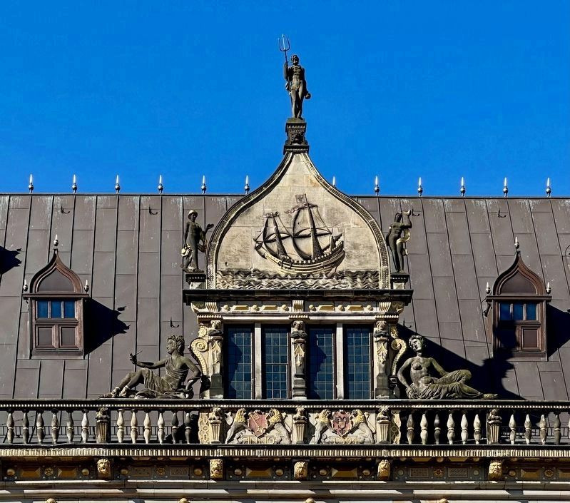 Der Sch�tting - maritime gable image. Click for full size.