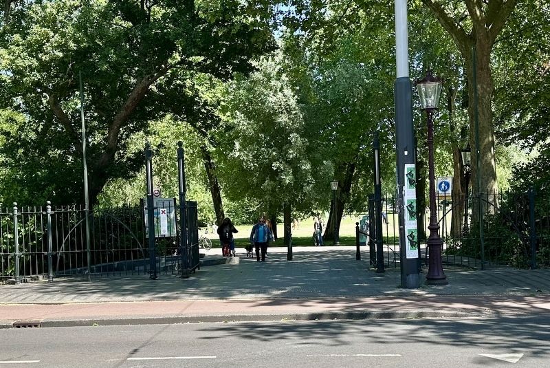 Oosterpark Marker - wide view image. Click for full size.