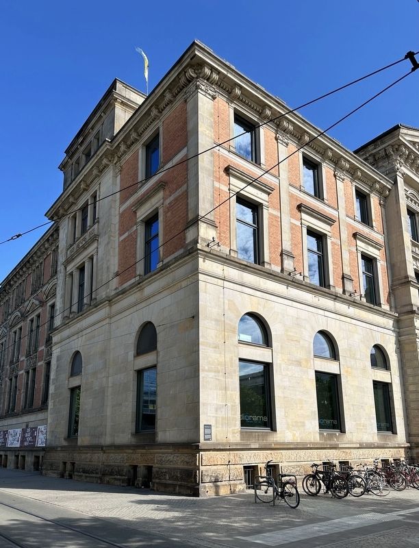 �bersee-Museum / Overseas Museum Marker - wide view image. Click for full size.