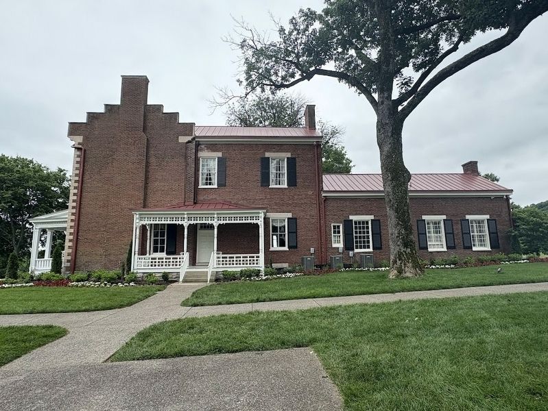 Ravenswood Mansion image. Click for full size.