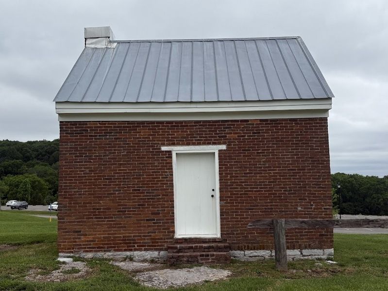 Enslaved Cabin at Ravenswood image. Click for full size.