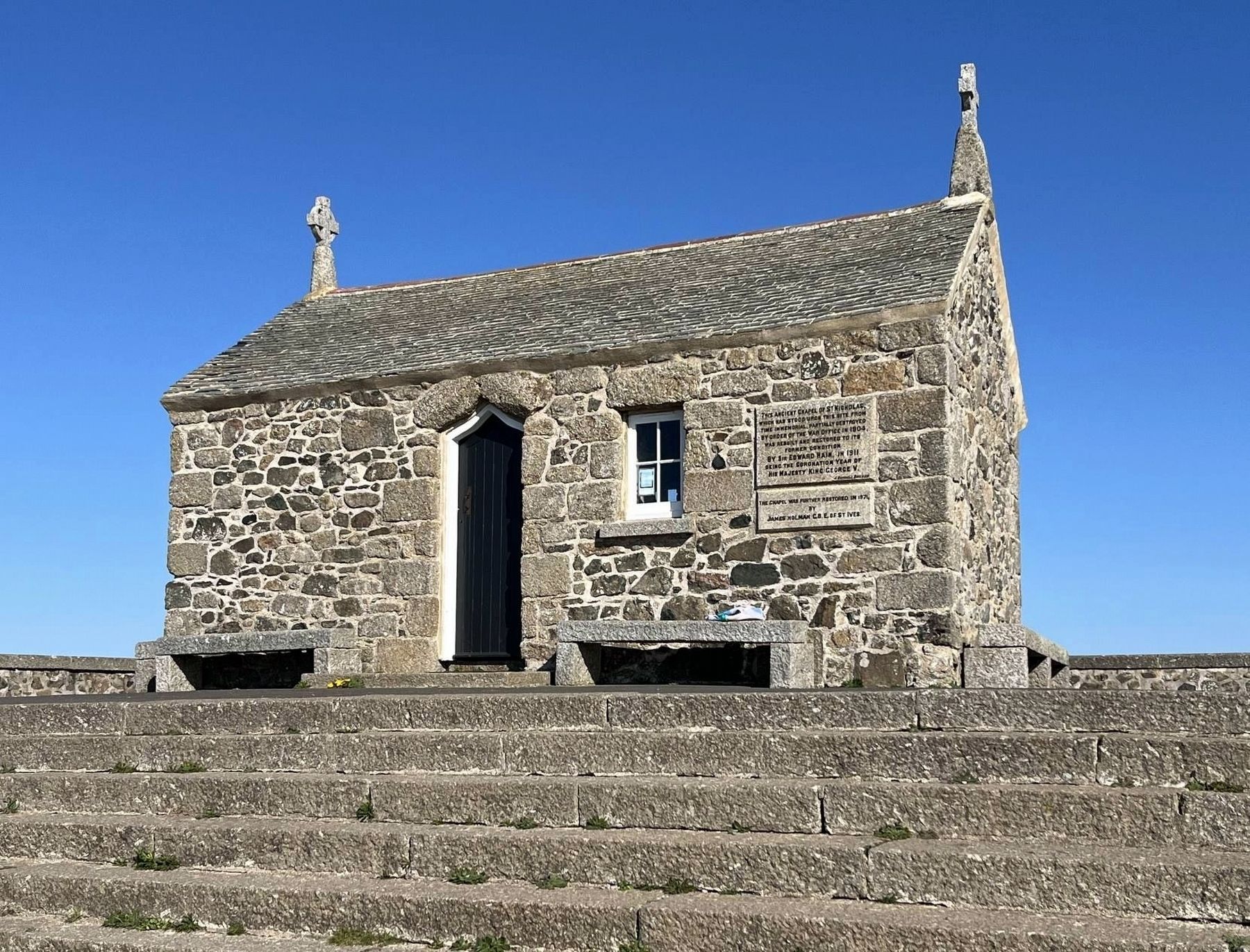 St Nicholas Chapel and Marker. Click for full size. St Nicholas Chapel and Marker image. Click for full size.