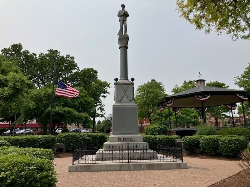 McHenry County Civil War Monument image. Click for full size.