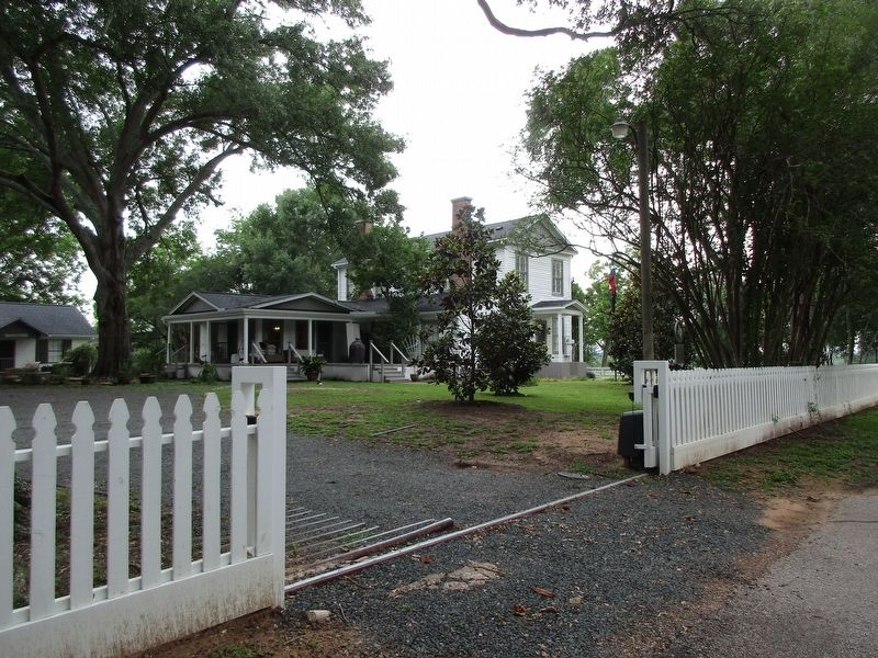 Magnolia house and marker image. Click for full size.