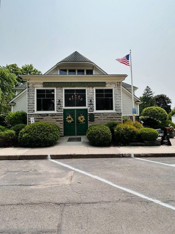 Marion Public Library and Veterans Memorial Flag Pole image. Click for full size.