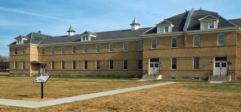 Military Units of Fort Snelling Marker in front of restored barracks. Click for full size. Military Units of Fort Snelling Marker in front of restored barracks image. Click for full size.