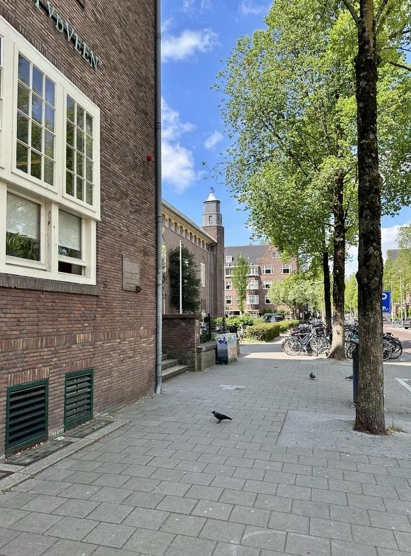 Tijdloos is de stilte / Timeless is the silence marker - wide view image. Click for full size.