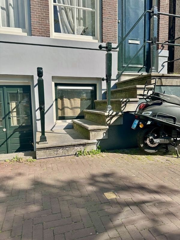 Willem Arond�us stolperstein - wide view image. Click for full size.