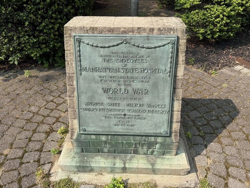 World War Memorial. Click for full size. World War Memorial image. Click for full size.