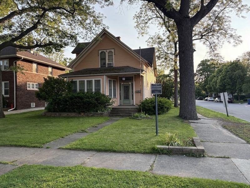 Albert & Alice Roche House. Click for full size. Albert & Alice Roche House image. Click for full size.