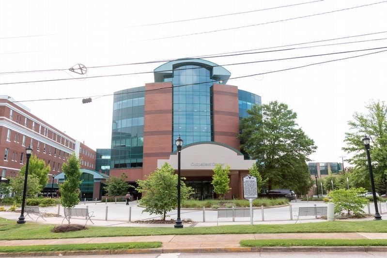 Spartanburg Medical Center Outpatient Entrance and this Marker image. Click for full size.