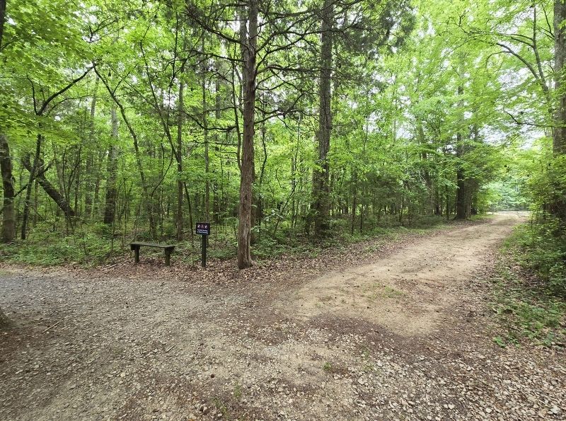 Battlefield Trail entrance to the left. Brattonsville parking lot on the right image. Click for full size.