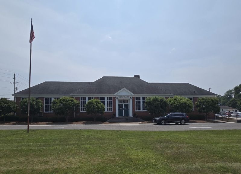 Former Site of Fred Wygal Elementary School, now Radford City Schools administrative building image. Click for full size.