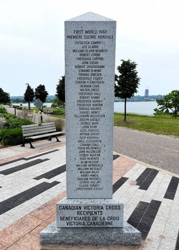Canadian Victoria Cross Recipients / B�n�ficiaires de la Croix Victoria canadien Marker (WW I) image. Click for full size.