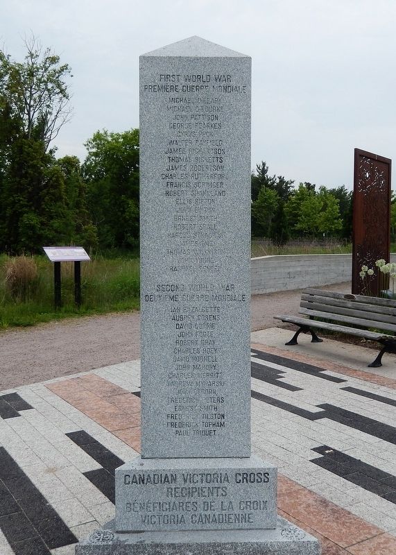 Canadian Victoria Cross Recipients / B�n�ficiaires de la Croix Victoria canadien Marker (WW I & II) image. Click for full size.