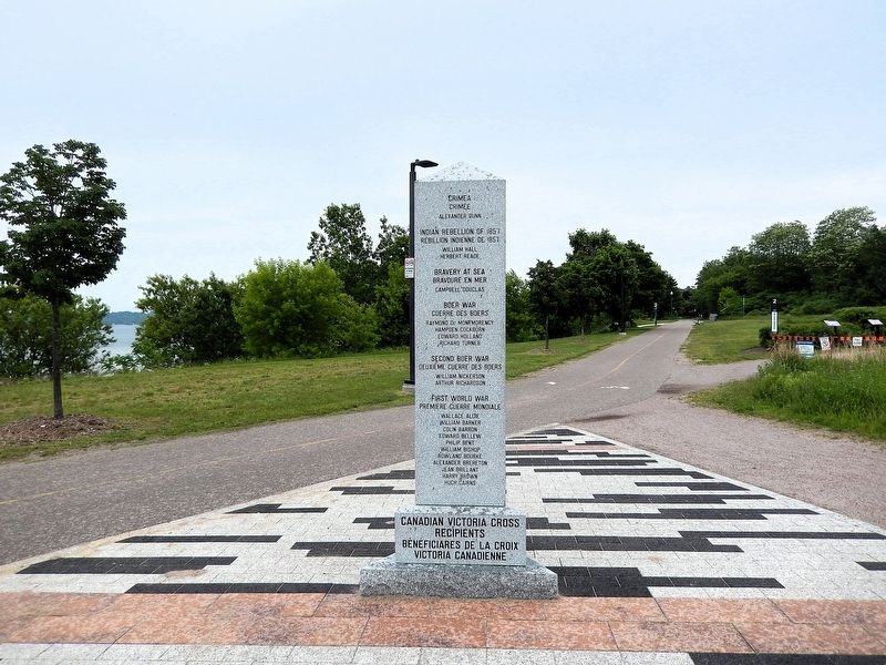 Canadian Victoria Cross Recipients / B�n�ficiaires de la Croix Victoria canadien Marker image. Click for full size.