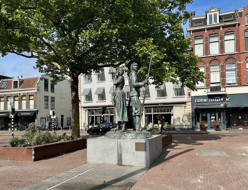 Wigbolt Ripperda and Kenau Simonstochter Hasselaer statue and marker. Click for full size. Wigbolt Ripperda and Kenau Simonstochter Hasselaer statue and marker image. Click for full size.