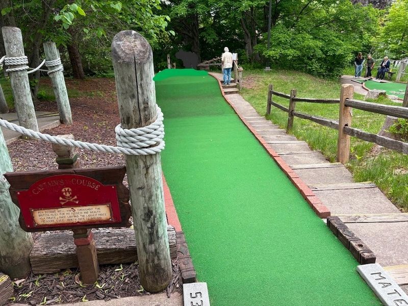 Long Ben Avery's Wealth Marker at hole 14 image. Click for full size.