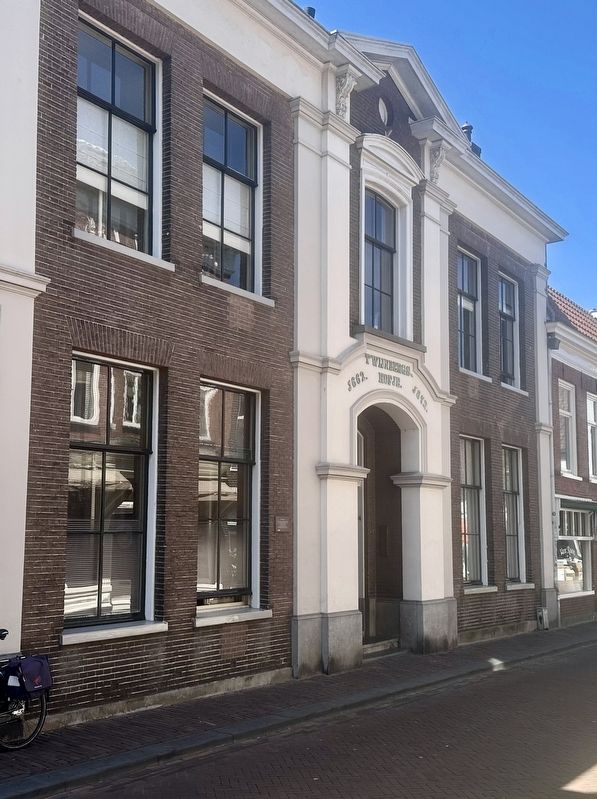 Wijnbergshofje / Mennonite Almshouse and marker image. Click for full size.