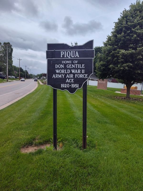 Piqua Marker. Click for full size. Piqua Marker image. Click for full size.