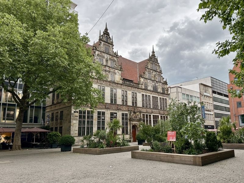 Ansgarikirchhof / Ansgarii Church Square - looking northwest across the square. Click for full size. Ansgarikirchhof / Ansgarii Church Square - looking northwest across the square image. Click for full size.