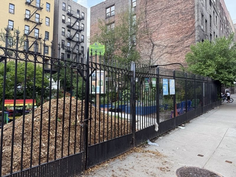 Bronx Land Trust Marker at Fordham Bedford Lot Busters Garden image. Click for full size.