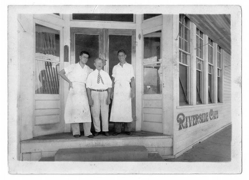 Riverside Café. Click for full size. Riverside Café image. Click for full size.