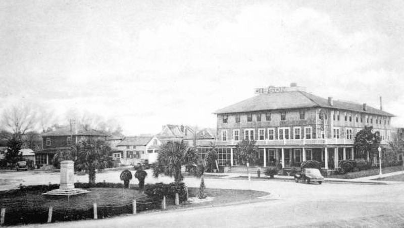 Marks Memorial and the Gibson Inn 1918. Click for full size. Marks Memorial and the Gibson Inn 1918 image. Click for full size.