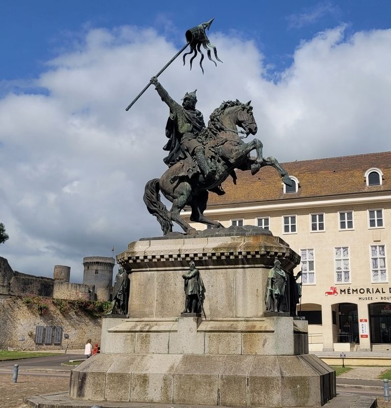 William the Conqueror’s Statue in front of the castle. Click for full size. William the Conqueror’s Statue in front of the castle image. Click for full size.