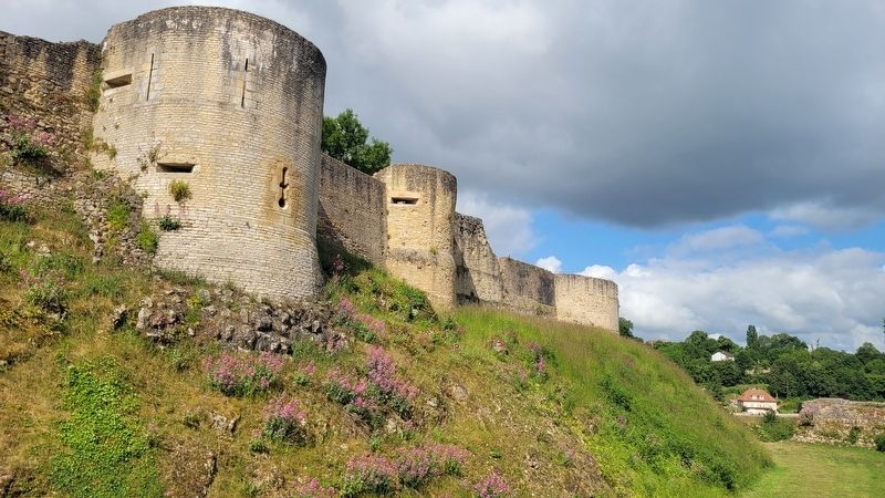 The walls of William the Conqueror�s Castle image. Click for full size.