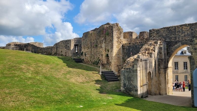 A section of wall to the William the Conqueror�s Castle image. Click for full size.
