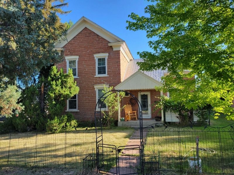 Abram Chase & Maria Luke Hatch Home Building image. Click for full size.
