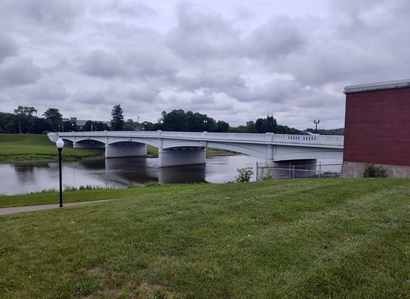 Shawnee Bridge image. Click for full size.
