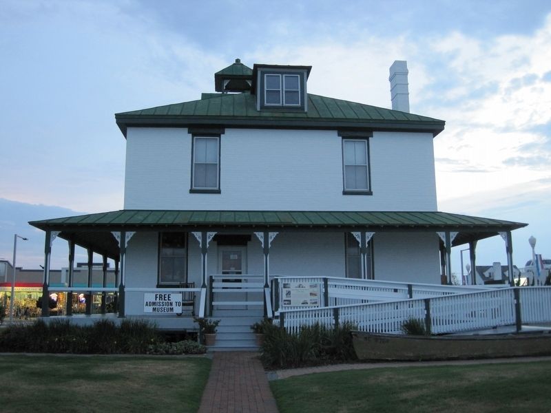 The de Witt Cottage. Click for full size. The de Witt Cottage image. Click for full size.