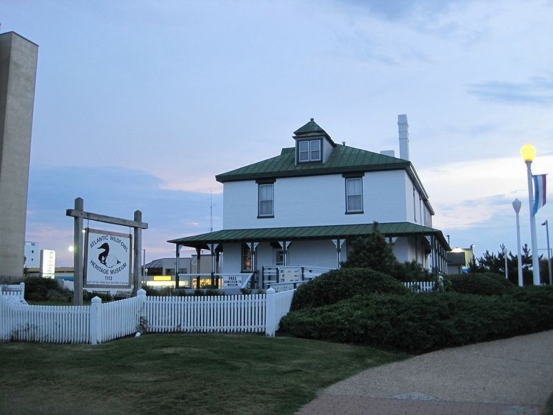 The de Witt Cottage. Click for full size. The de Witt Cottage image. Click for full size.