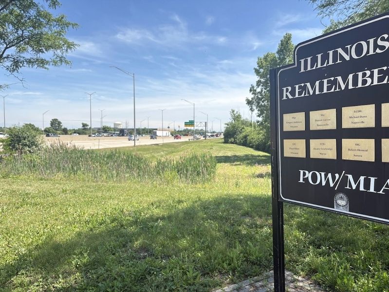 Illinois Remembers POW/MIA Marker image. Click for full size.