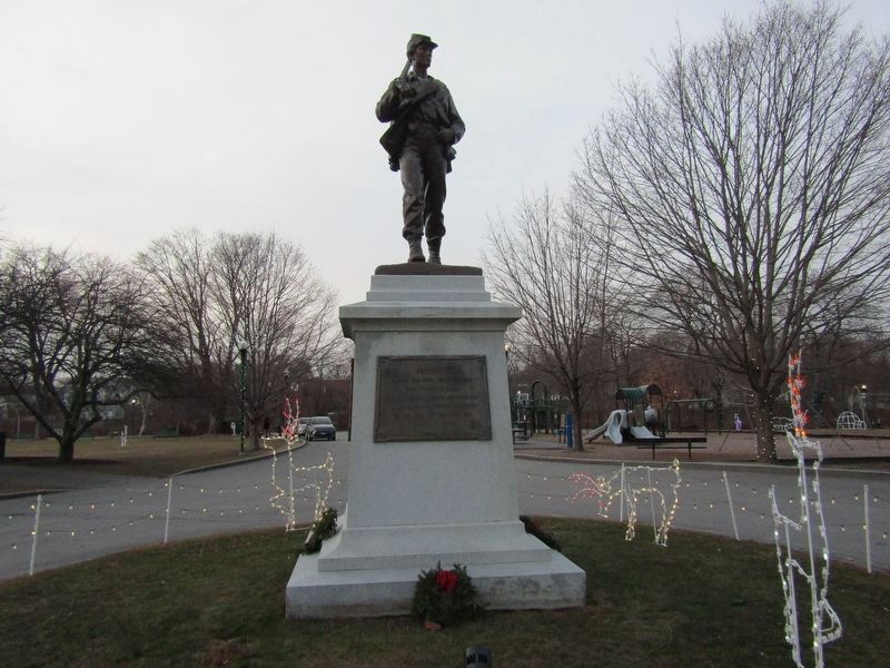 Westbrook Soldiers' and Sailors' Monument image. Click for full size.