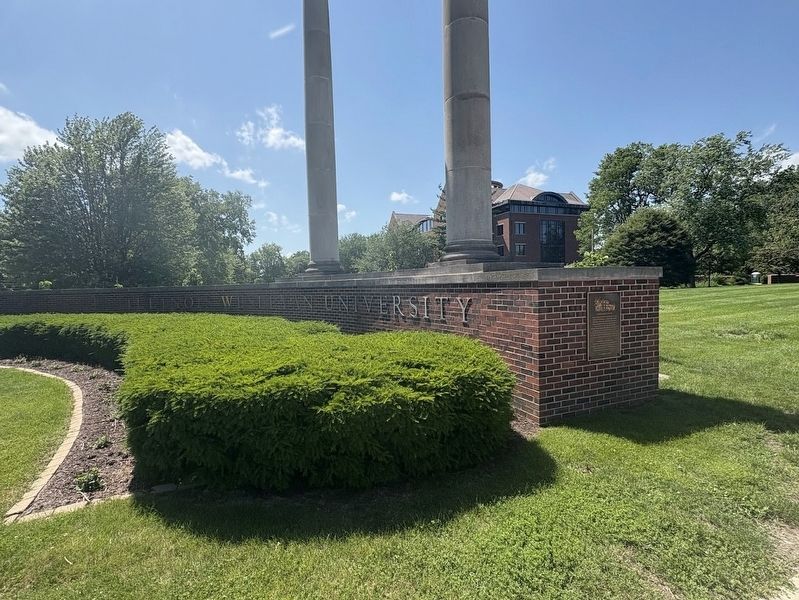 Hedding College Marker image. Click for full size.