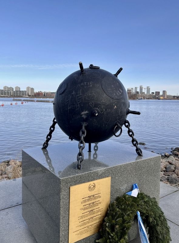 Miinanraivaajien Muistomerkki / Minesweepers Memorial image. Click for full size.